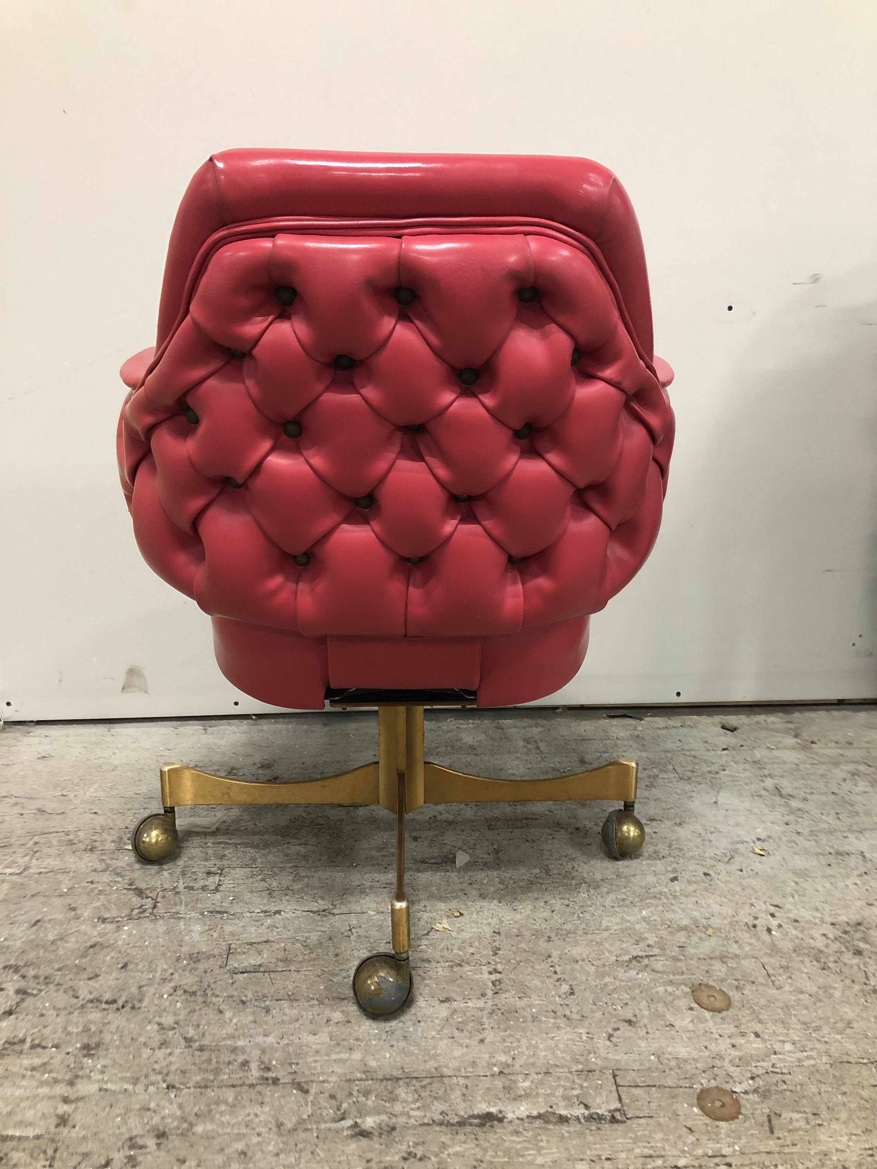 1960s Eero Saarinen Style Lipstick Pink Executive Chair