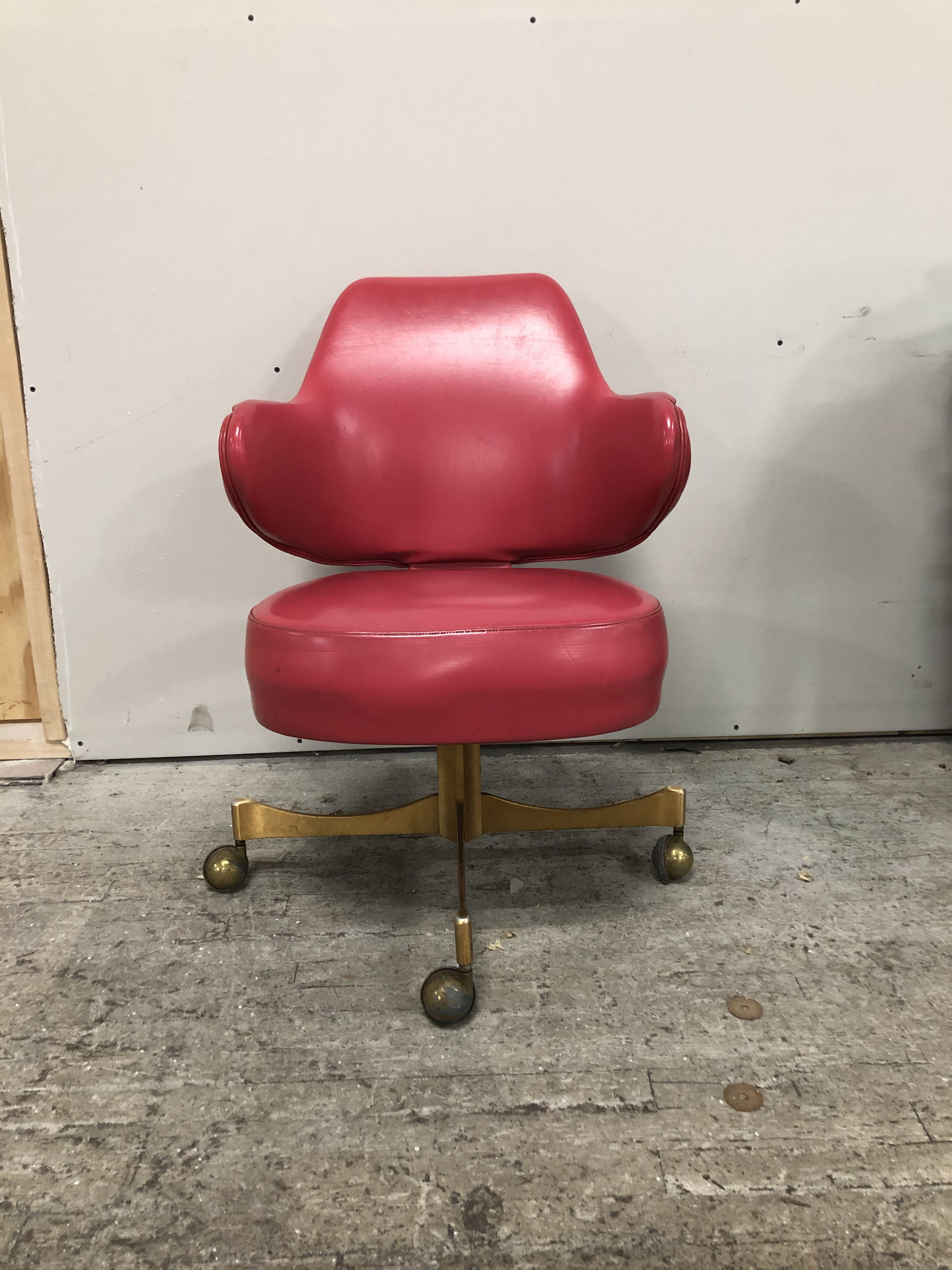 1960s Eero Saarinen Style Lipstick Pink Executive Chair