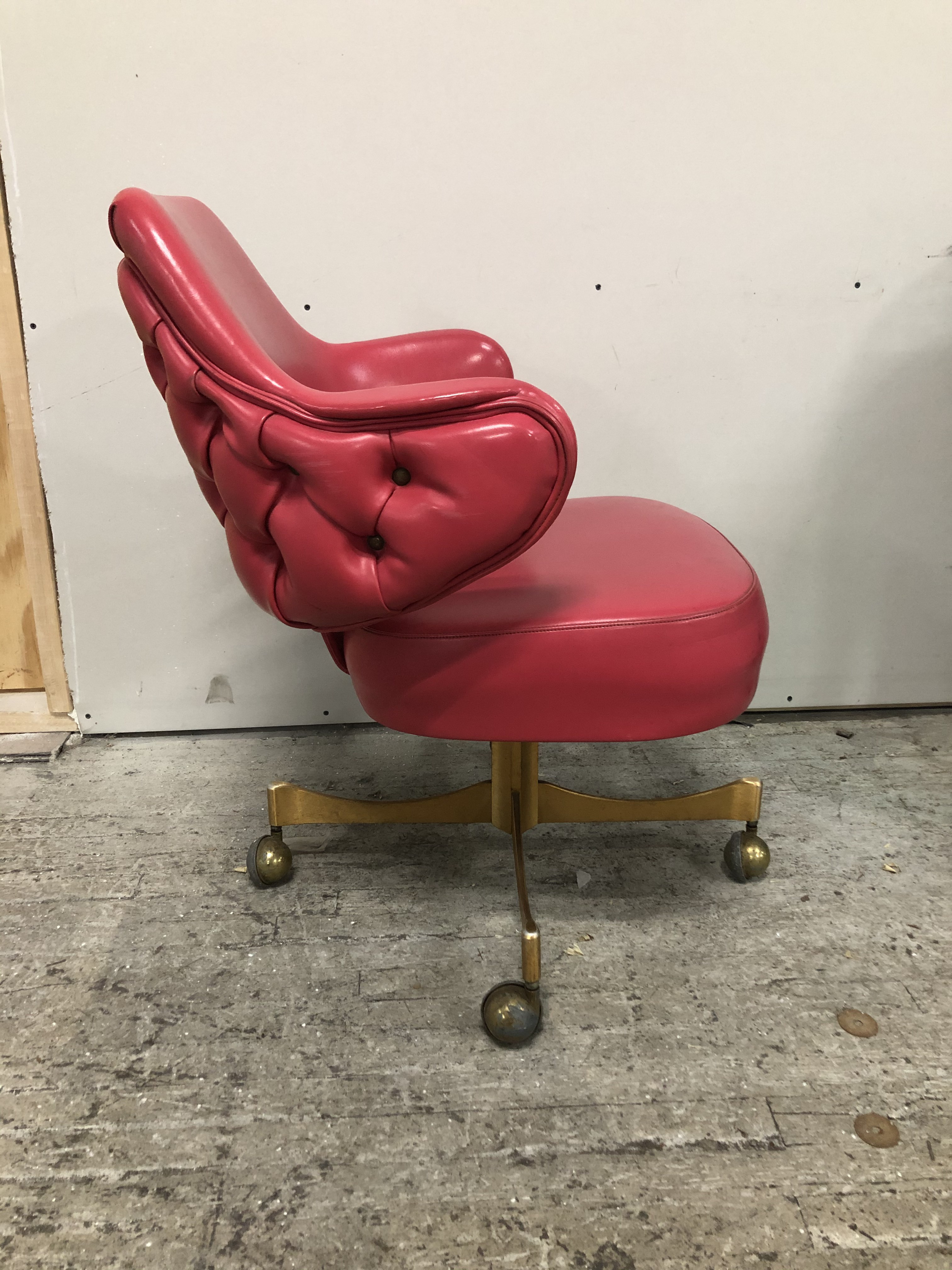 1960s Eero Saarinen Style Lipstick Pink Executive Chair