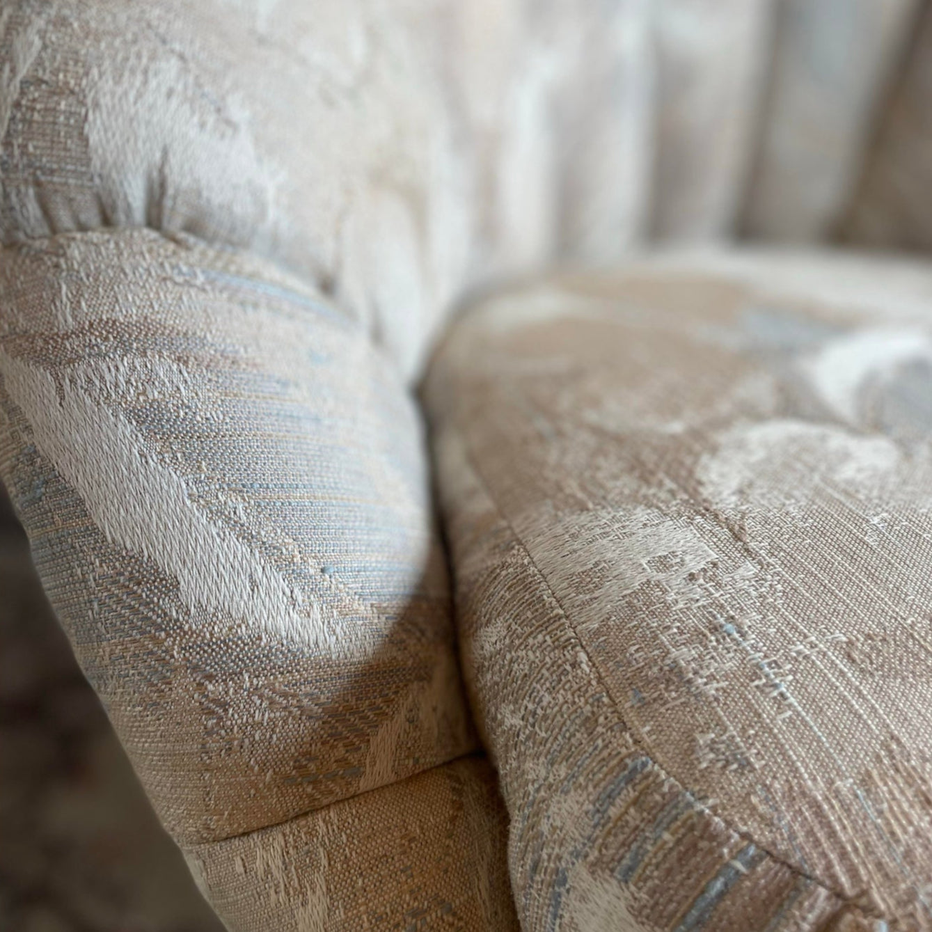 1960s Vintage Shell Swivel Chair