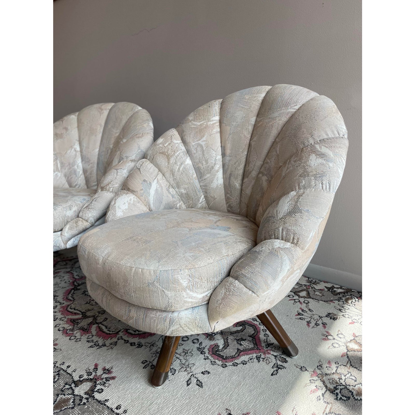 1960s Vintage Shell Swivel Chair