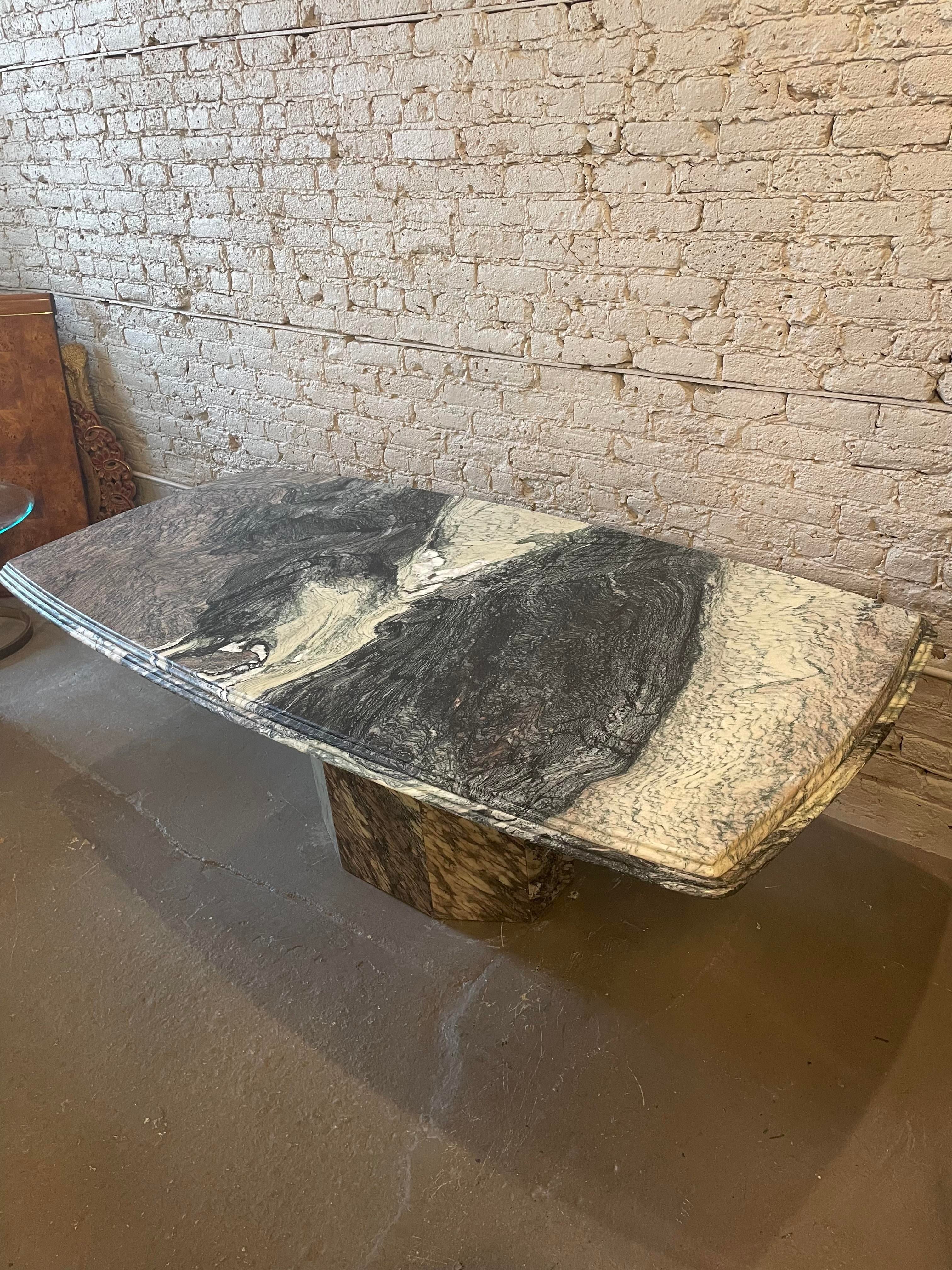 1970s Postmodern Cipollino Ondulato Marble Dining Table With Channeled Edge