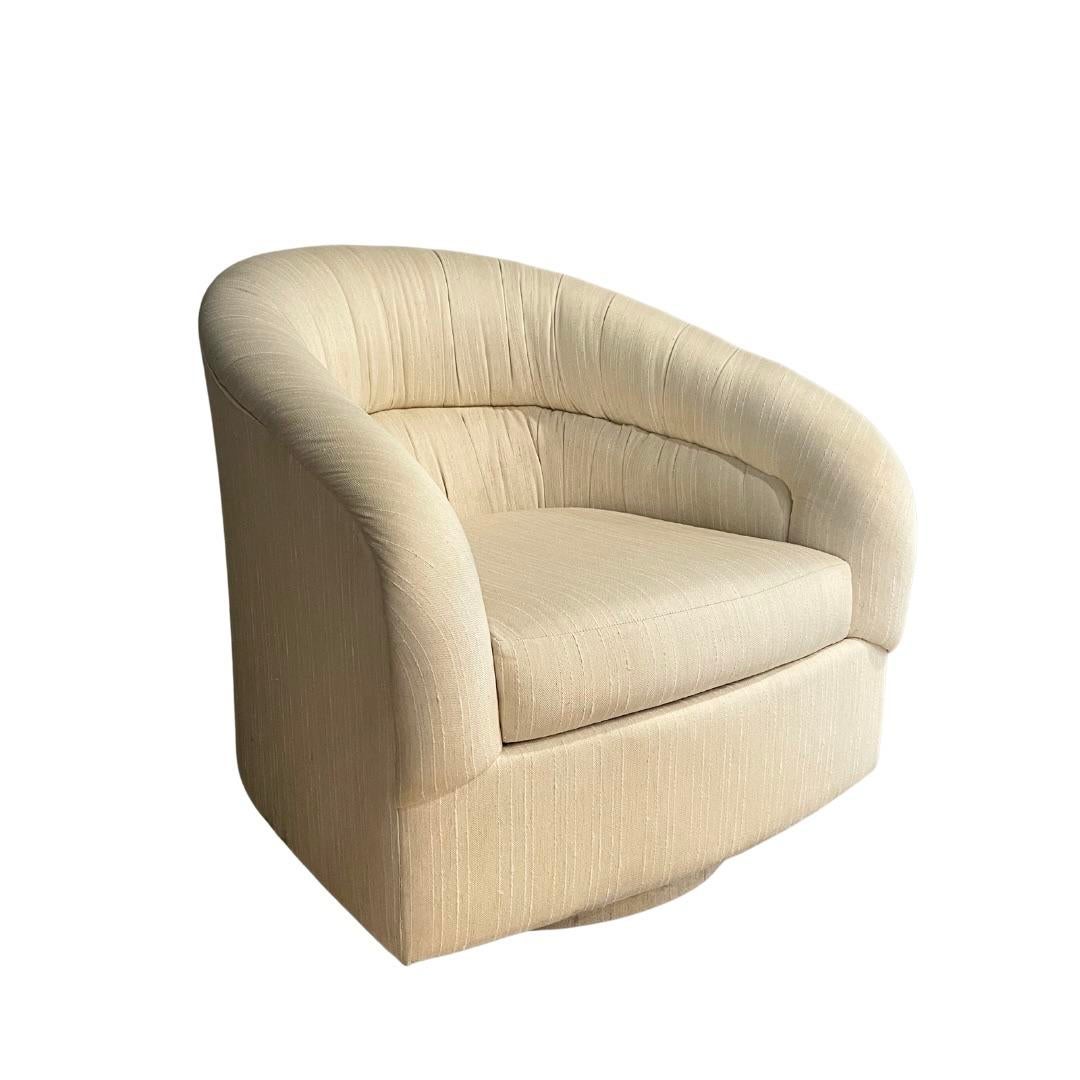 1970s Vintage Swivel Chair in the Style of Milo Baughman