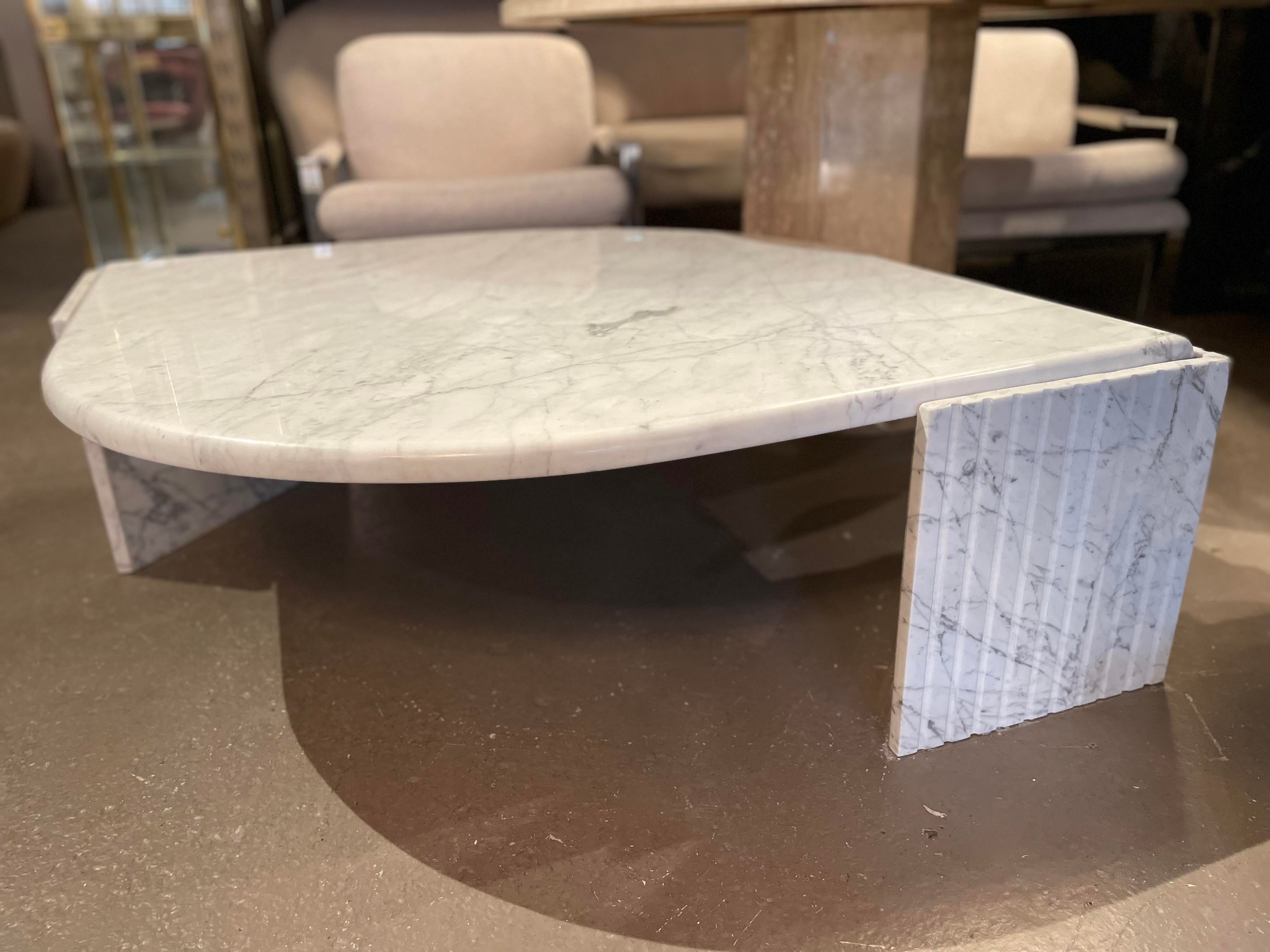 1980s Italian Carrara Marble Eye Shaped Coffee Table