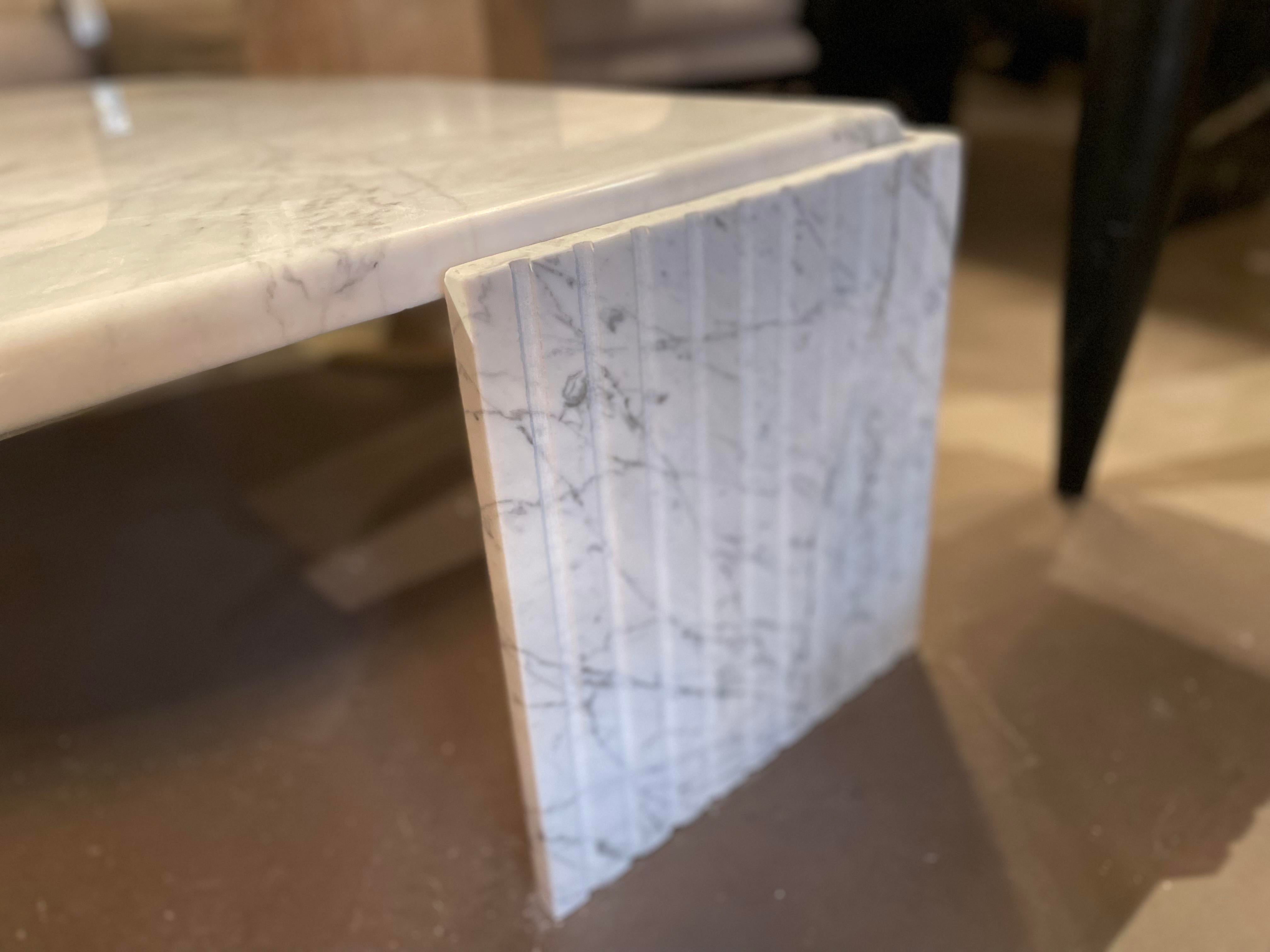 1980s Italian Carrara Marble Eye Shaped Coffee Table