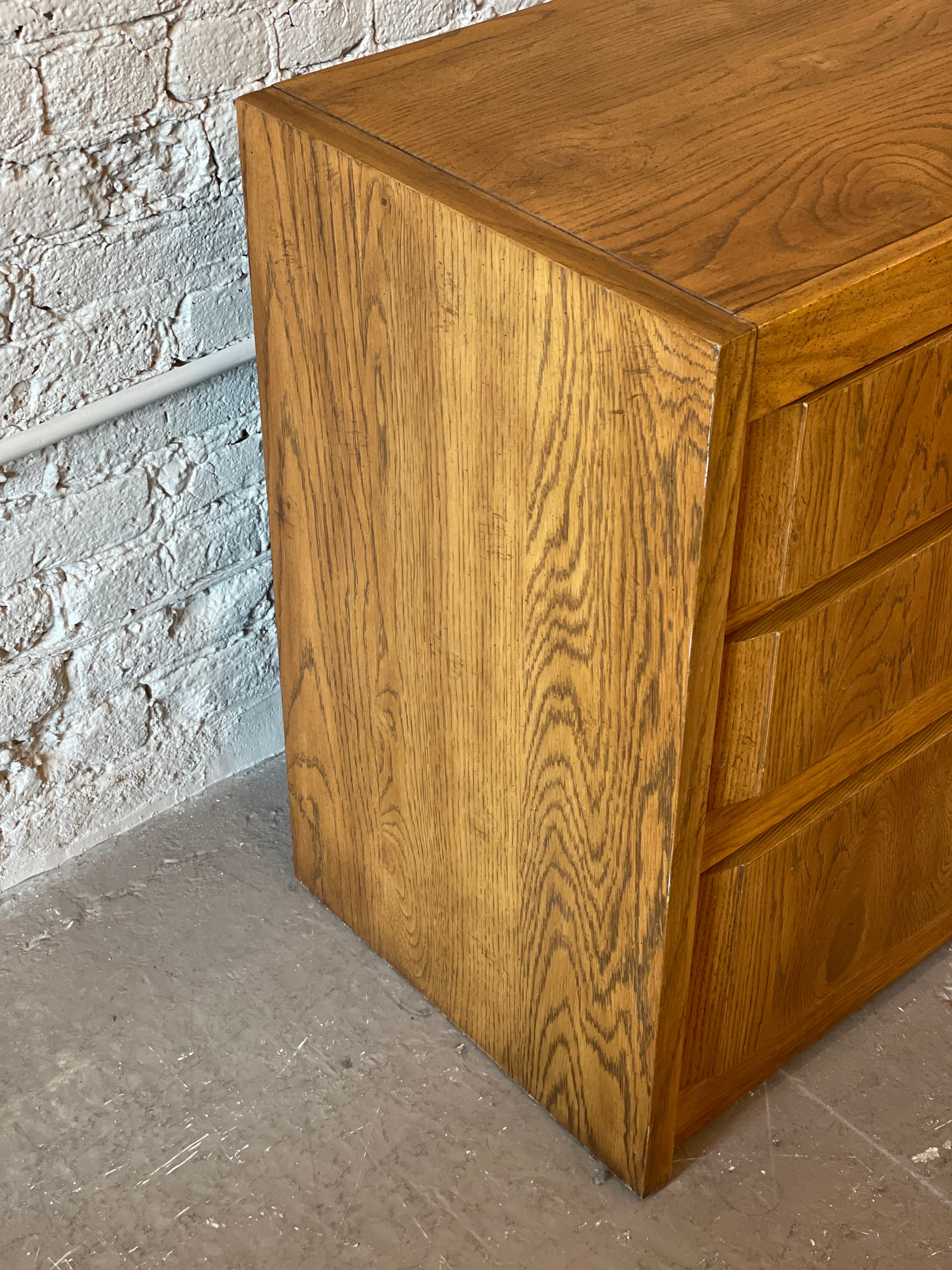 1980s Thomasville Solid Wood Vintage Dresser