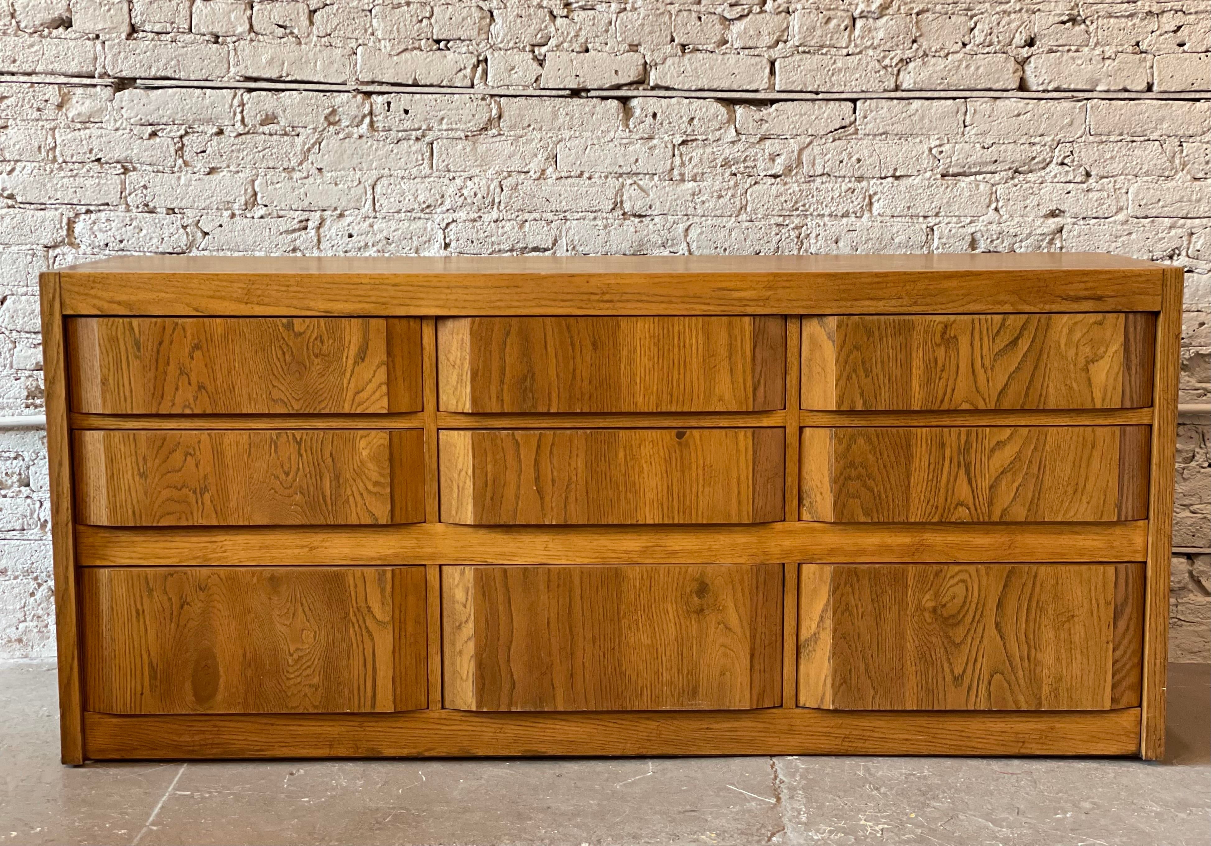 1980s Thomasville Solid Wood Vintage Dresser