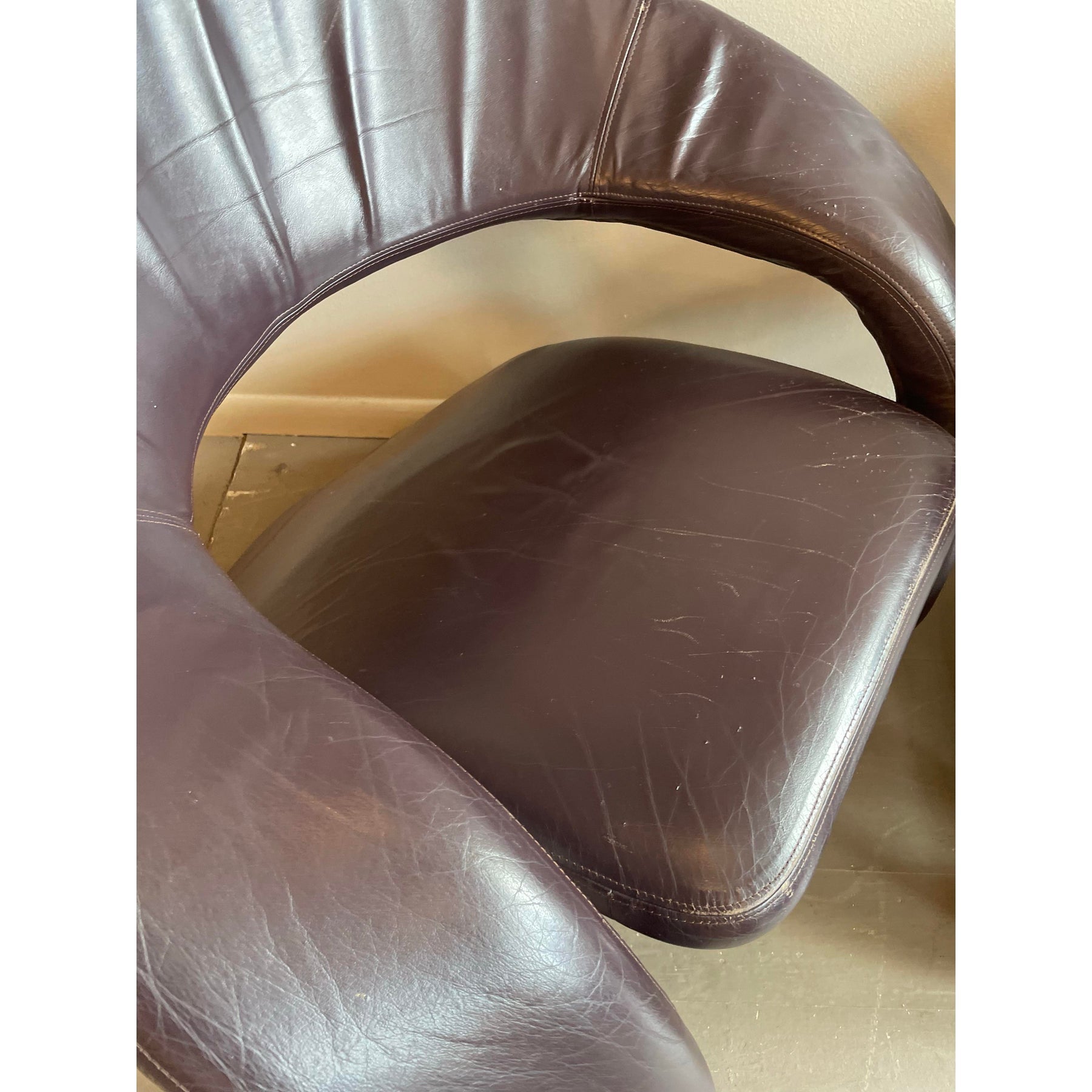 1980s Vintage Sculptural Leather Jaymar Chairs - A Pair