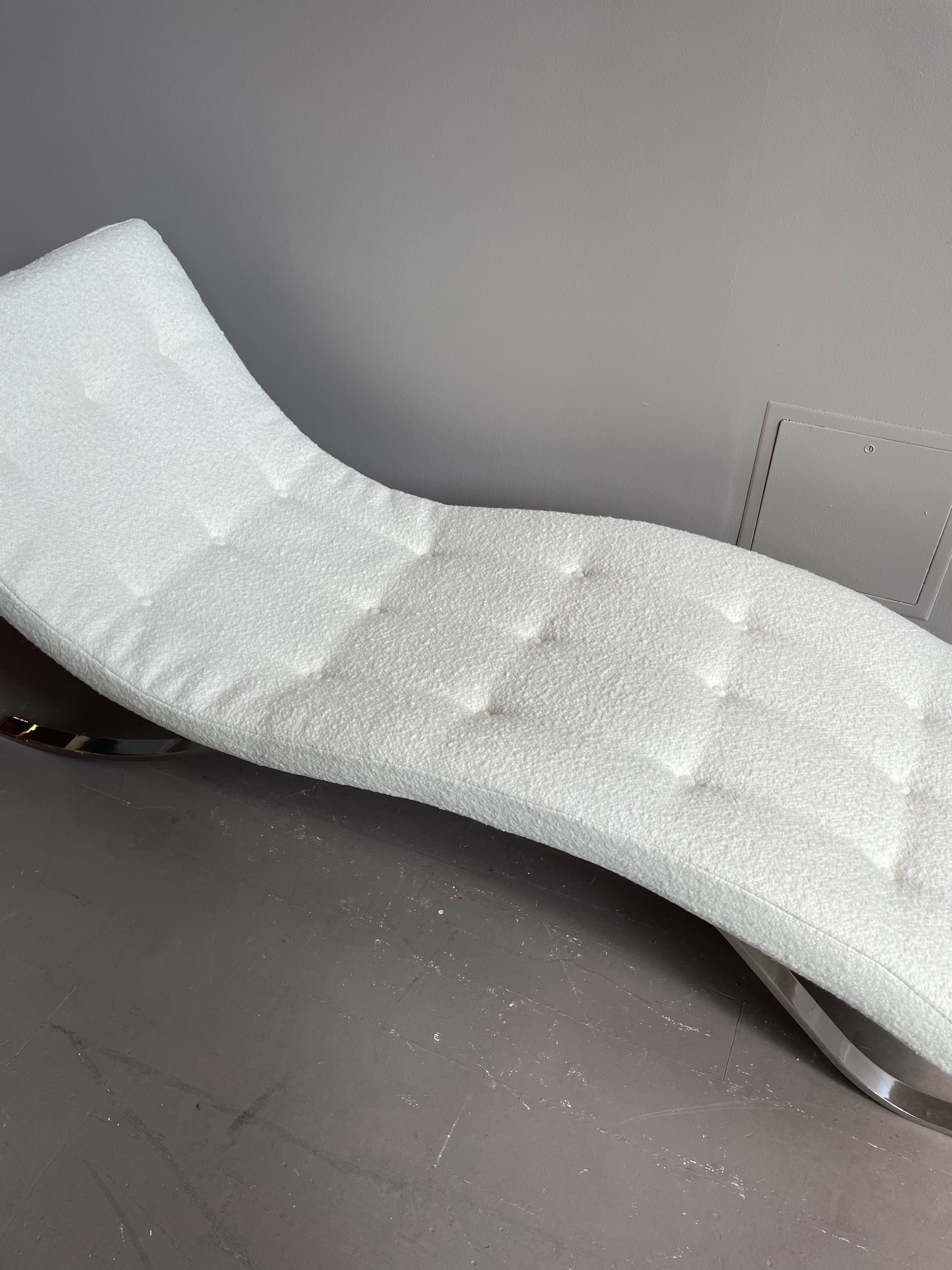 1980s Vintage Chrome Chaise in French Boucle