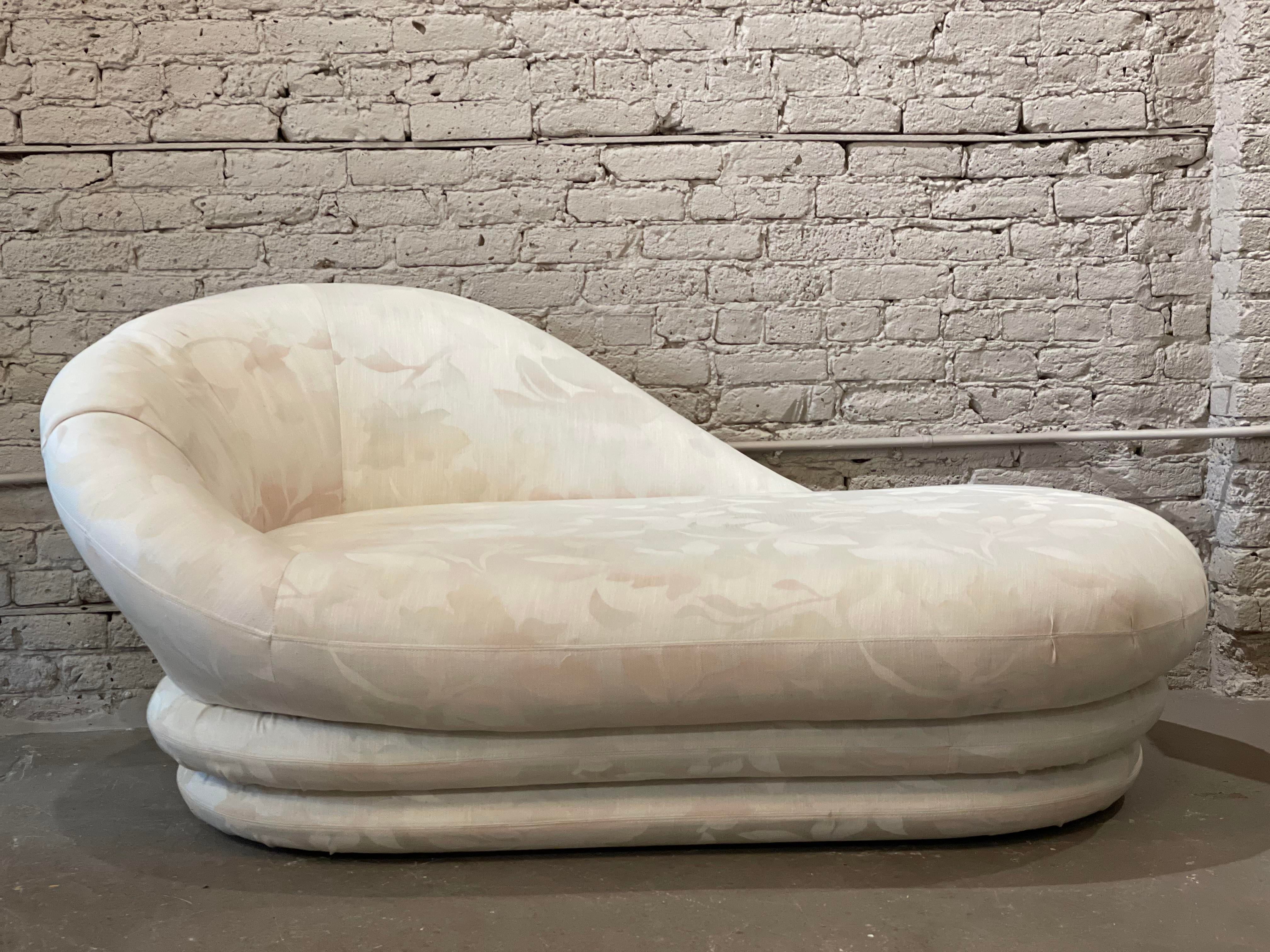 Postmodern Vintage Chaise Lounge Sette
