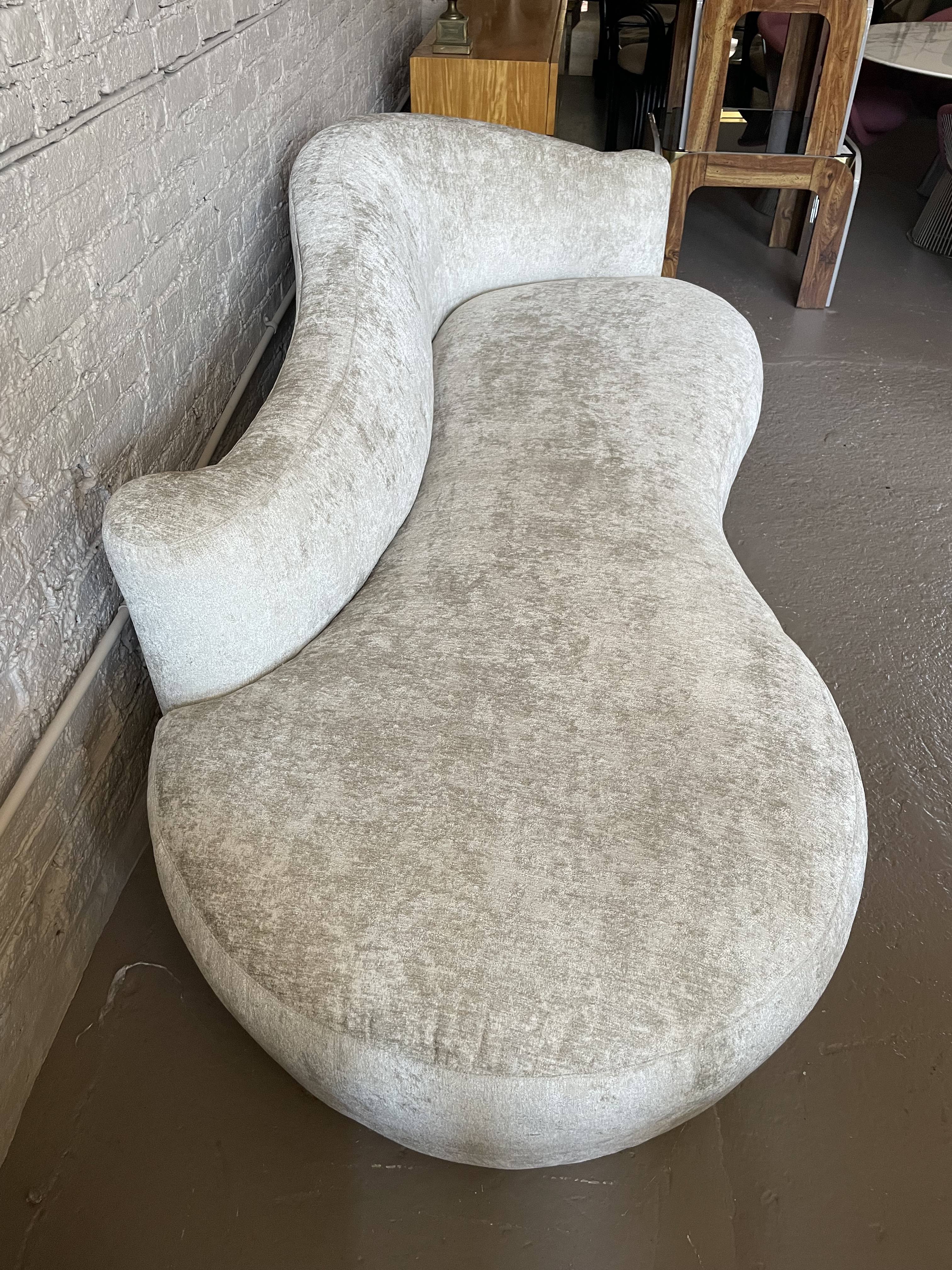 Postmodern Weiman Curved Sofa Chaise Serpentine Attributed to Vladimir Kagan