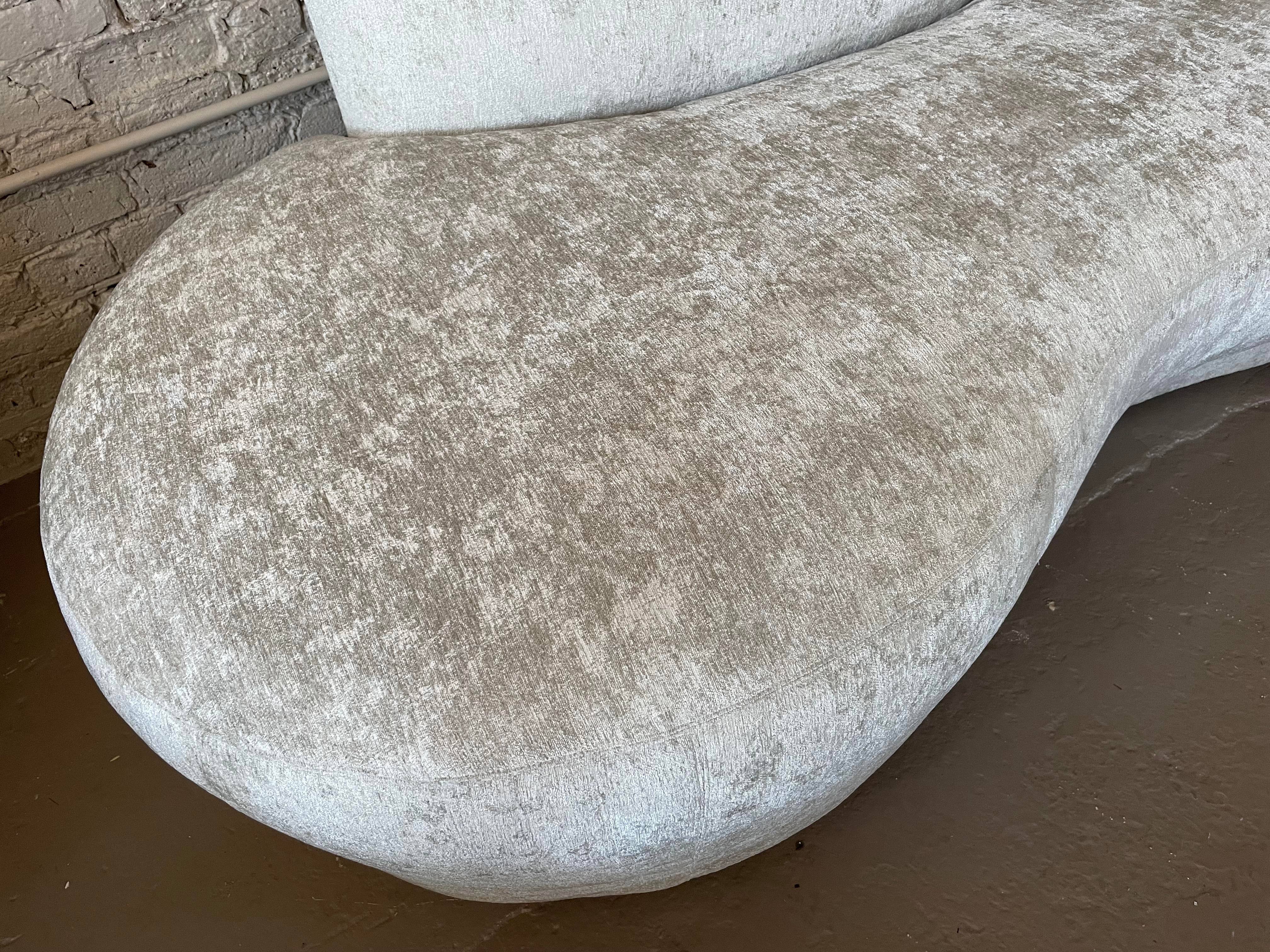 Postmodern Weiman Curved Sofa Chaise Serpentine Attributed to Vladimir Kagan
