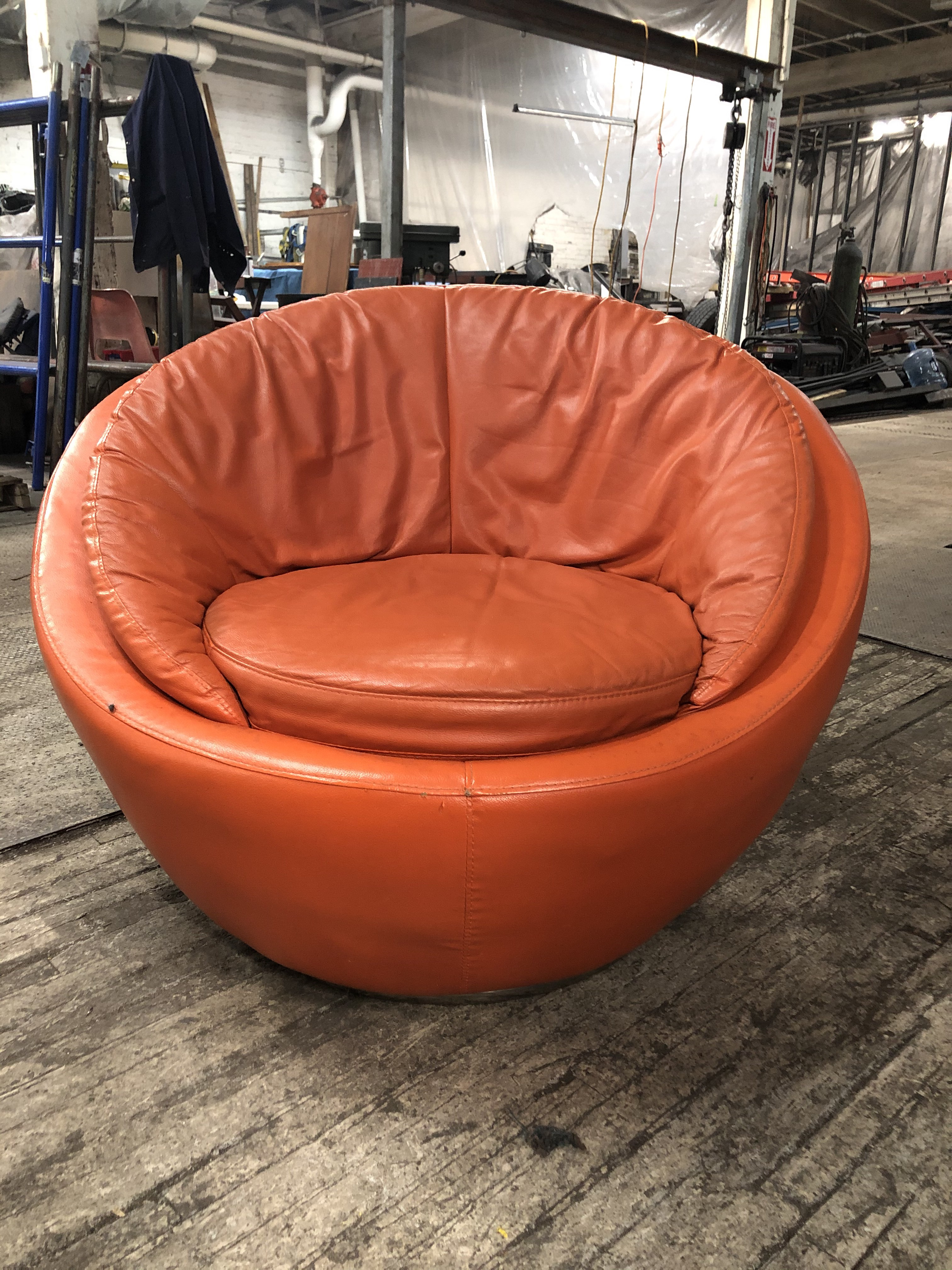 Vintage Mid Century Milo Baughman-Style Oversized Swivel Chair