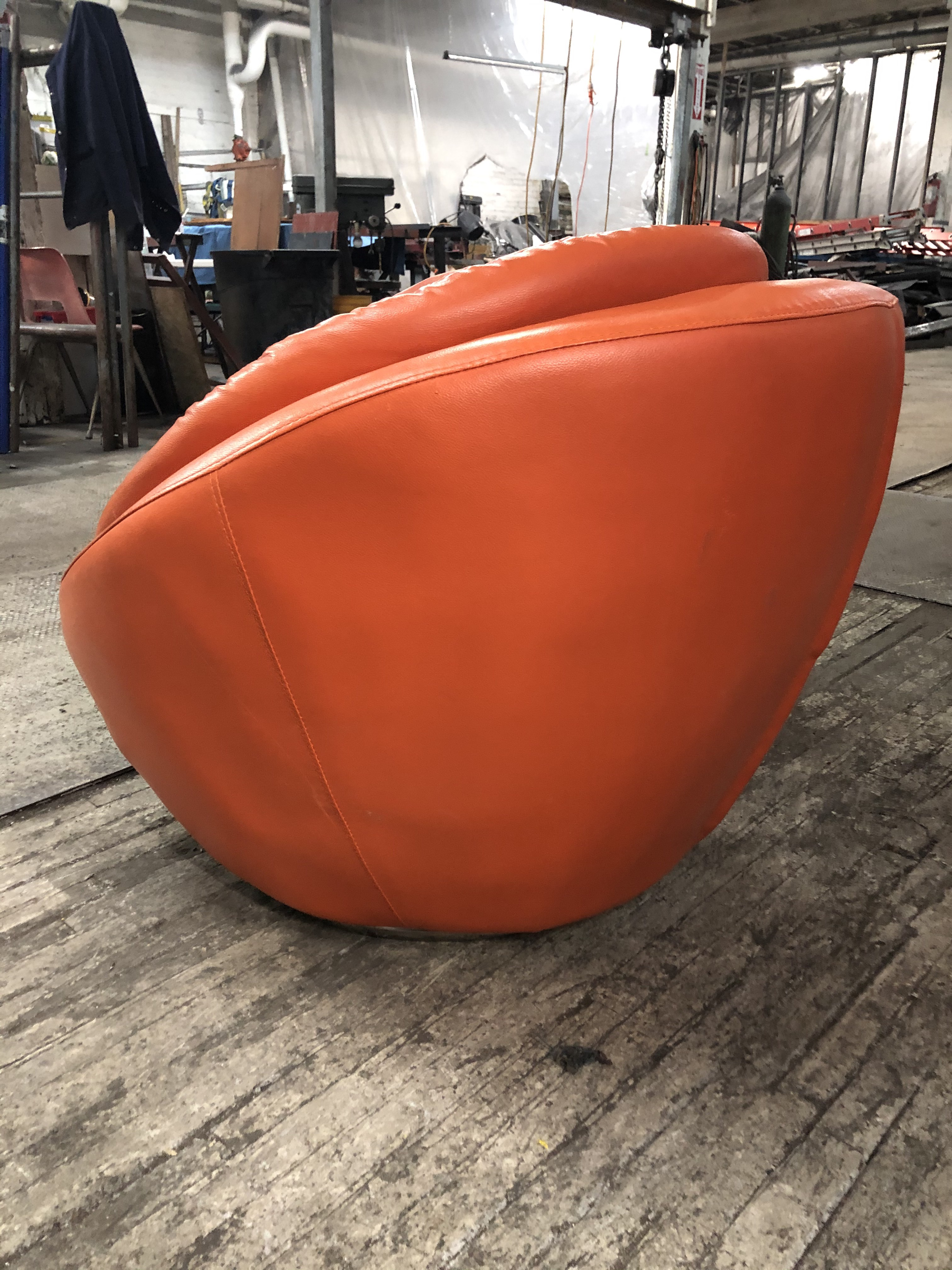Vintage Mid Century Milo Baughman-Style Oversized Swivel Chair