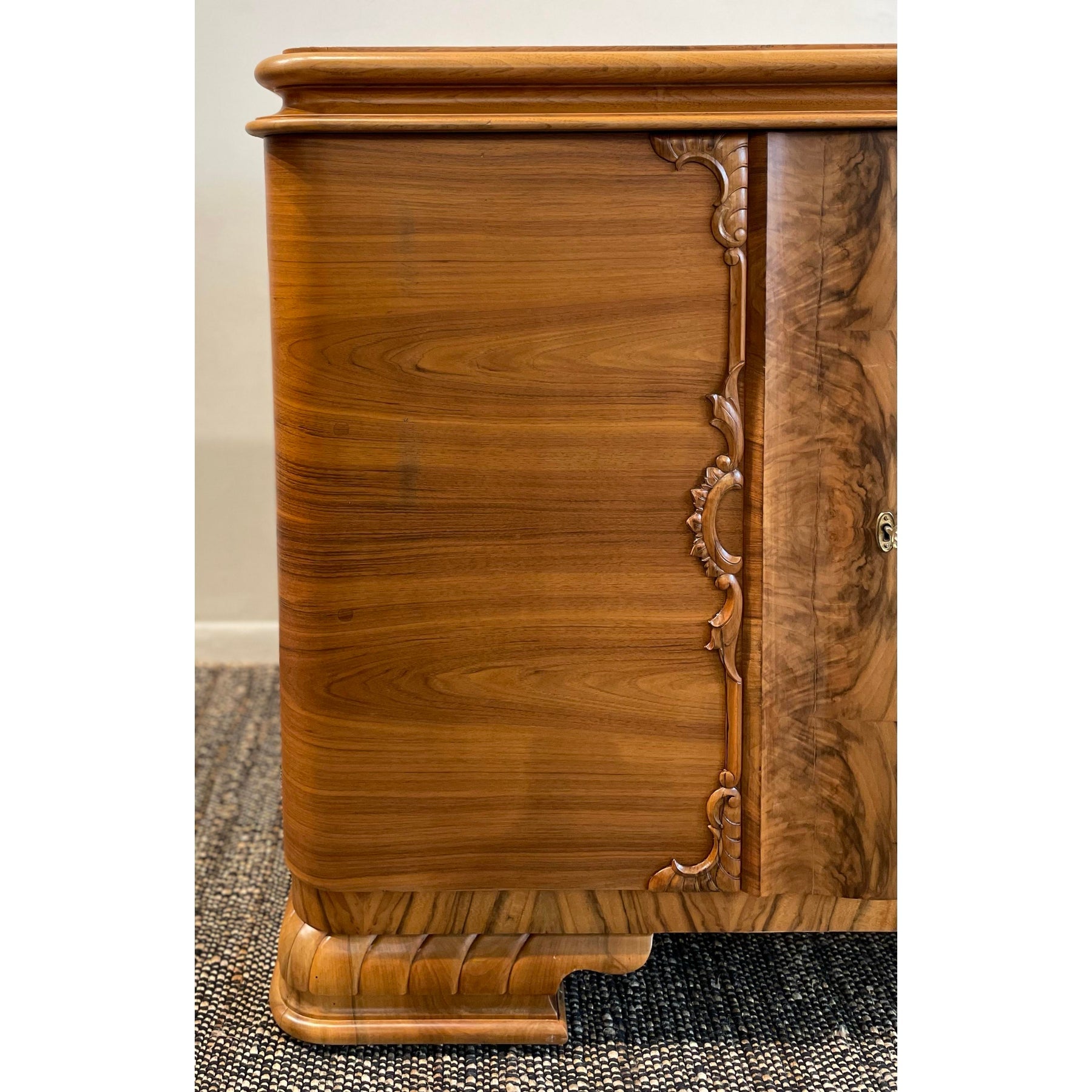 1910/1920s Antique Vintage Burled Wood Art Deco German Sideboard Credenza Large