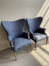 Load image into Gallery viewer, 1940s Vintage Wingback Butterfly Chairs - a Pair
