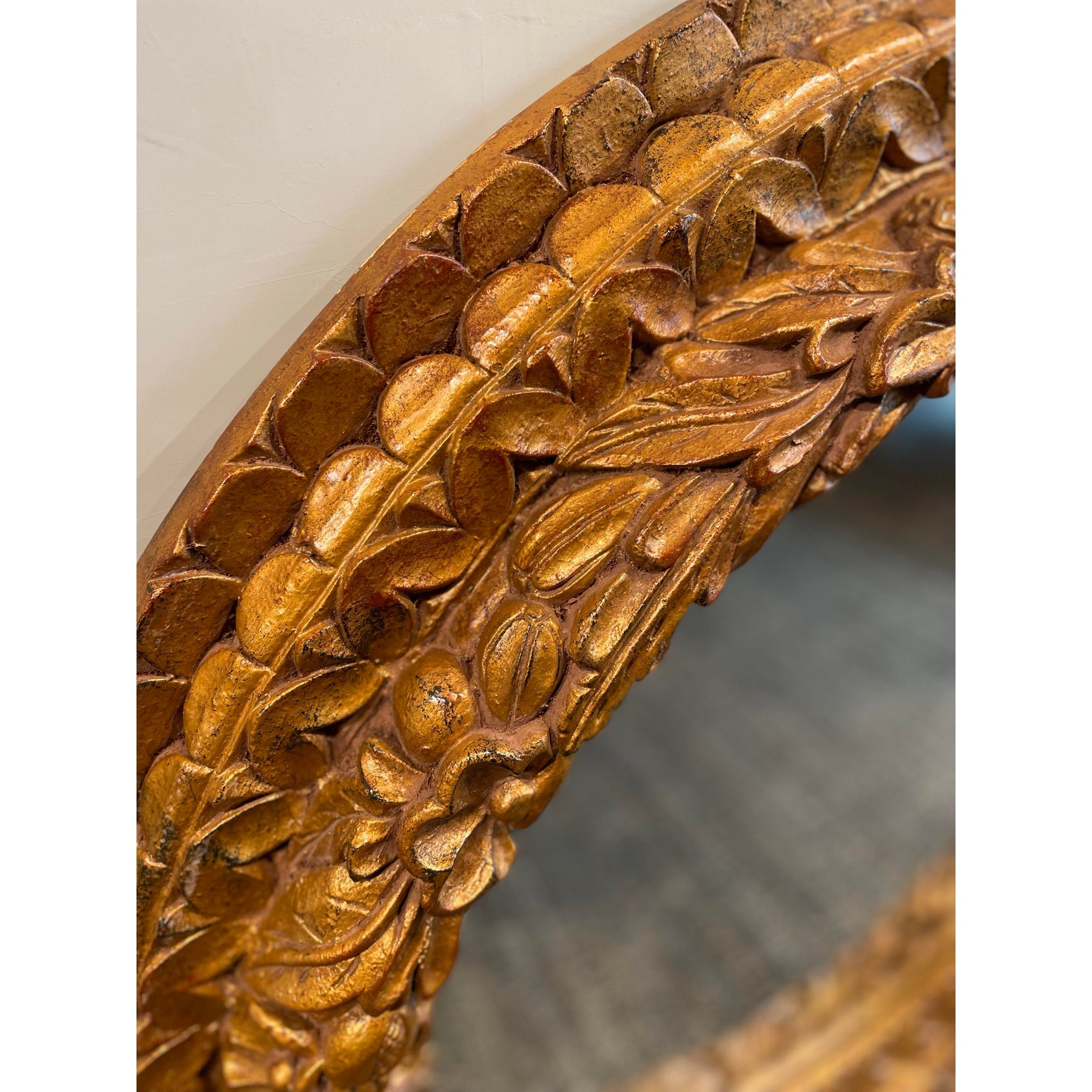 1960s Vintage Hand-Carved Giltwood Round Mirror With Floral Relief