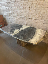 Cargar imagen en el visor de la galería, 1970s Postmodern Cipollino Ondulato Marble Dining Table With Channeled Edge
