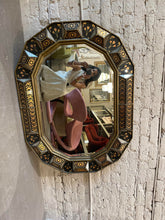 Cargar imagen en el visor de la galería, 1970s South Cone Collection by Baker Furniture Giltwood and Eglomise Mirror
