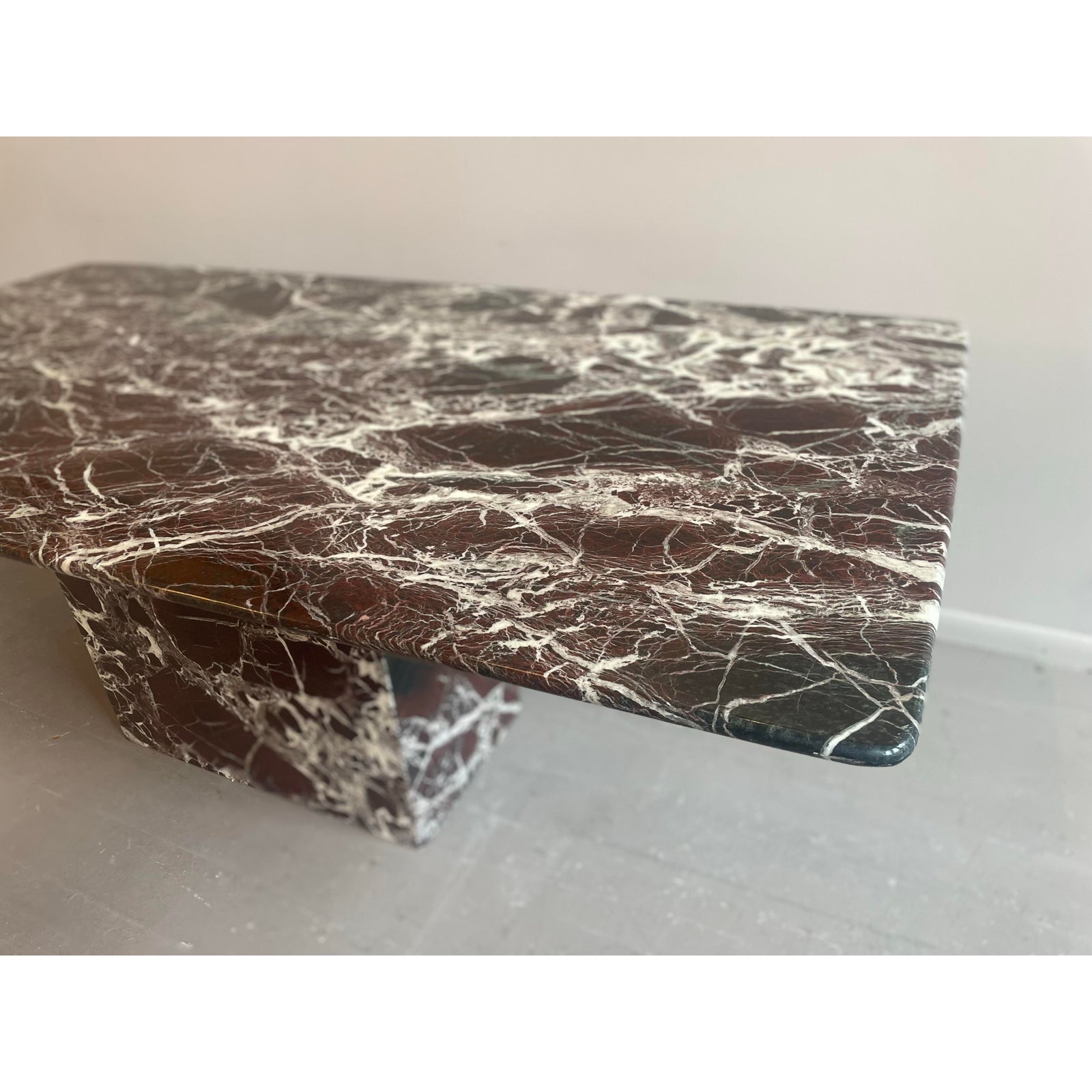 1970s Vintage Italian Rosso Levantó Red and Black Marble Dining Table Cushion Shape