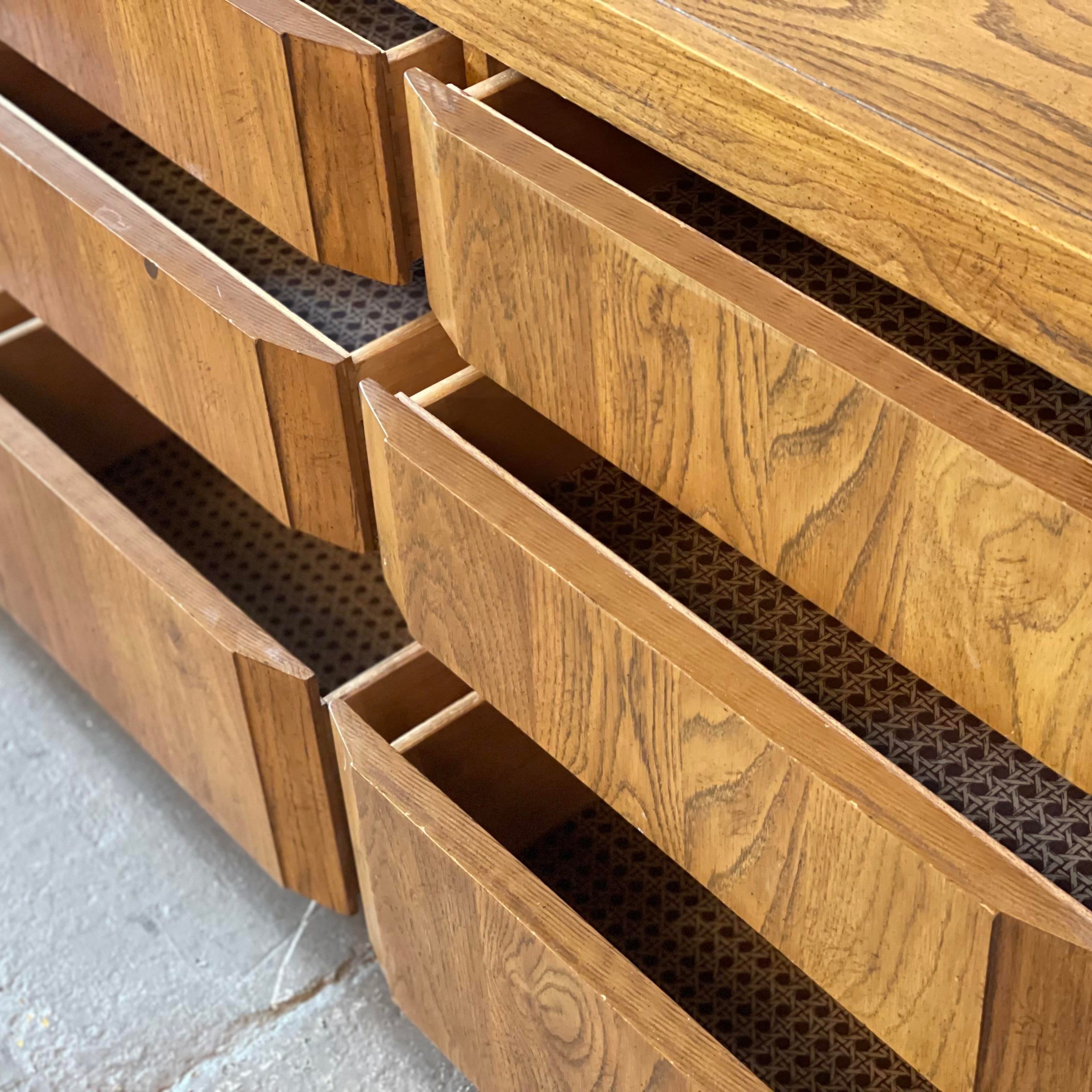 1980s Thomasville Solid Wood Vintage Dresser