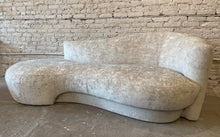 Cargar imagen en el visor de la galería, Curved Sofa Chaise, 1980s
