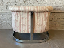 Cargar imagen en el visor de la galería, Vintage Barrel Club Chrome Chair in the Manner of Milo Baughman
