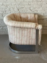 Cargar imagen en el visor de la galería, Vintage Barrel Club Chrome Chair in the Manner of Milo Baughman
