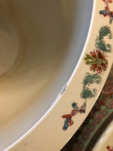 Cargar imagen en el visor de la galería, Vintage Chinese Porcelain Jardinere - a Pair
