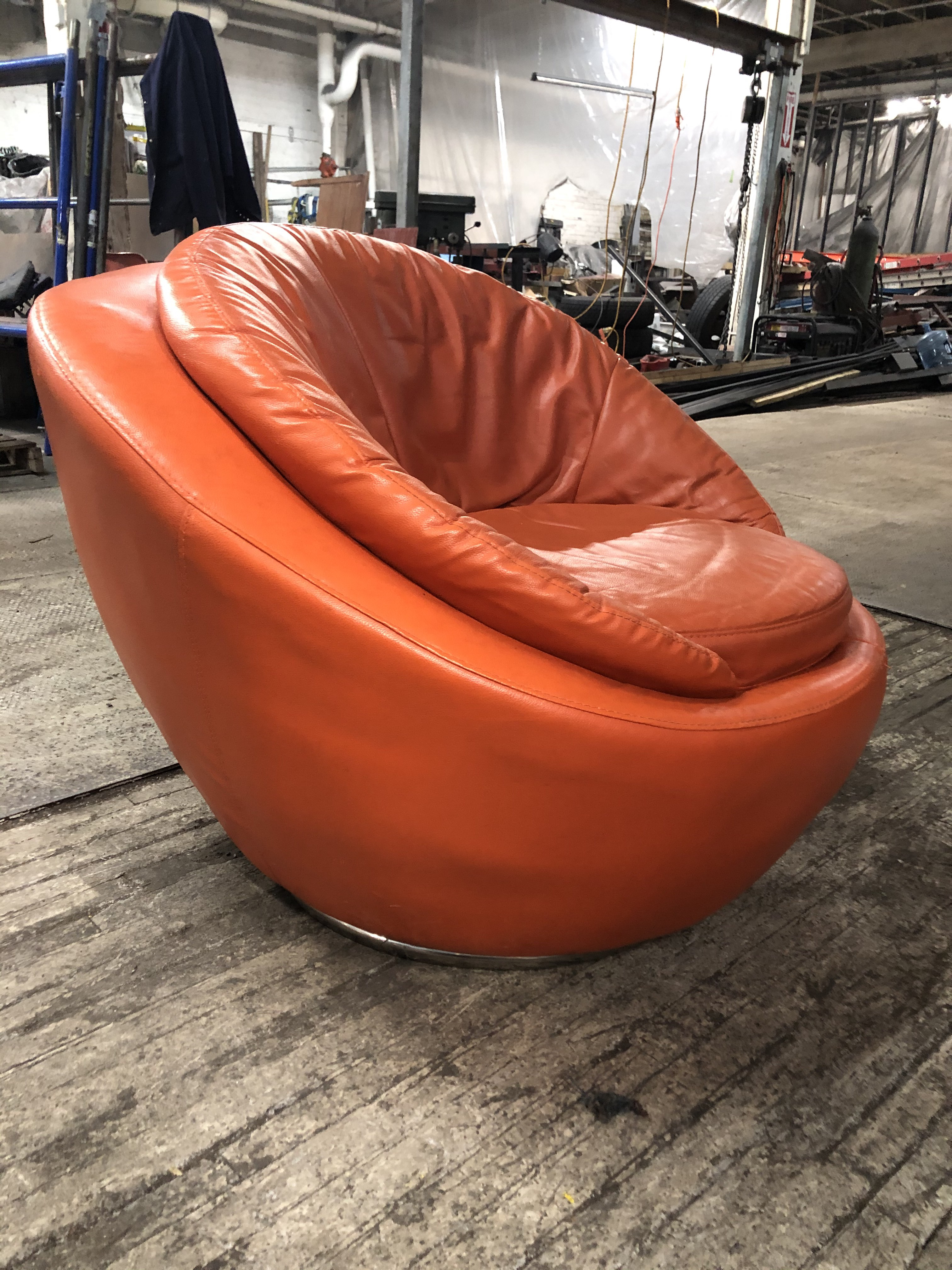 Vintage Mid Century Milo Baughman-Style Oversized Swivel Chair