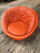 Load image into Gallery viewer, Vintage Mid Century Milo Baughman-Style Oversized Swivel Chair
